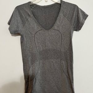 Lululemon swiftly t- shirt